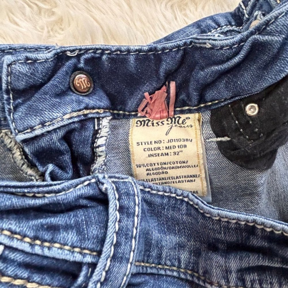 Miss Me Womens Signature Boot Cut Jeans Size 27 Embellished Pocket Mid Rise Blue - Picture 9 of 12